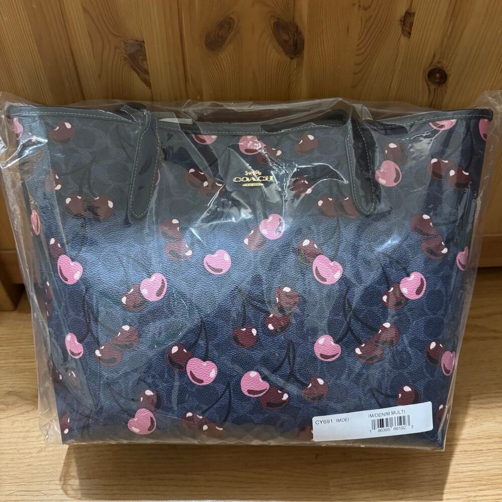 🍒 Coach City Tote Bag In Signature Canvas With Cherry Print - Picture 6 of 8